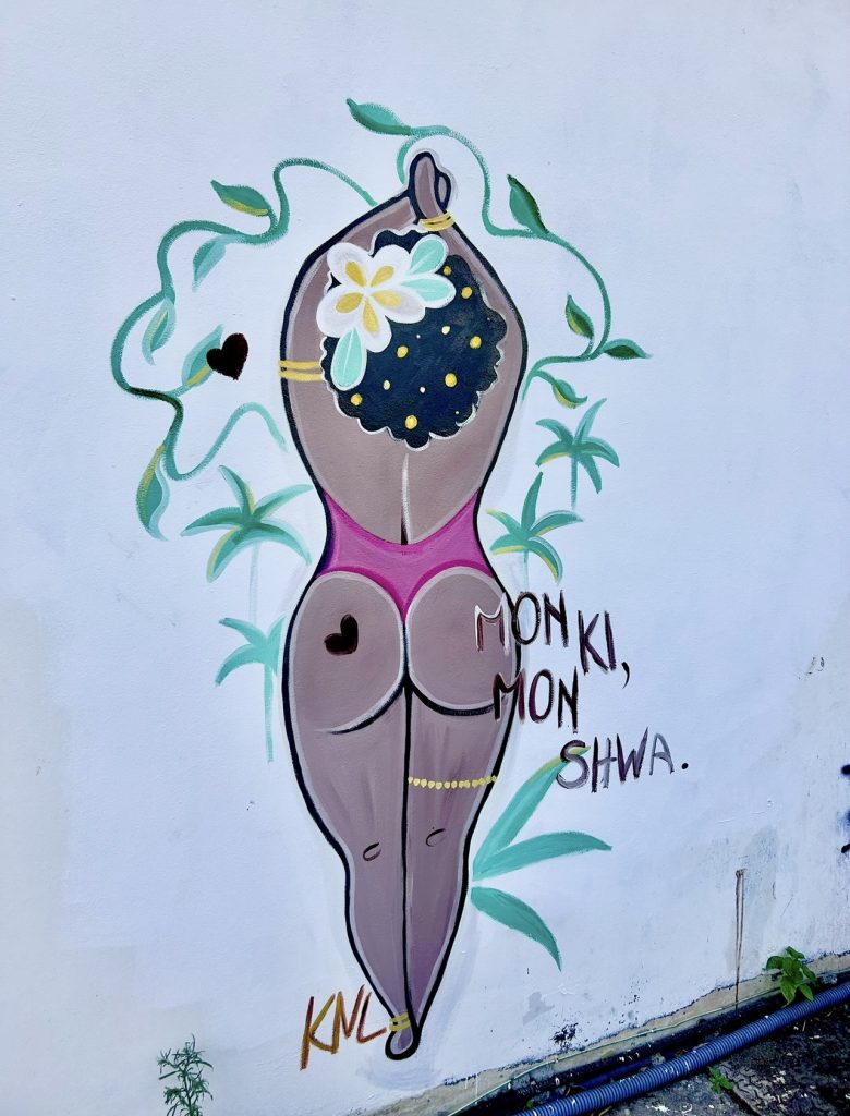 Nanas Péi